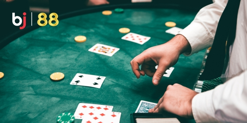 Poker 5 lá hấp dẫn với luật chơi đậm chất trí tuệ